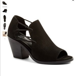 Gorgeous EF Nikki Peep Toe ‘shoettie’
